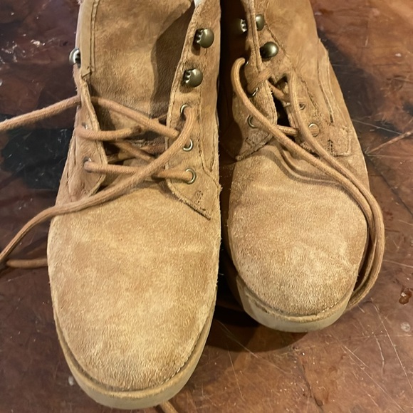 Ugg suade short tie boots - Picture 4 of 6